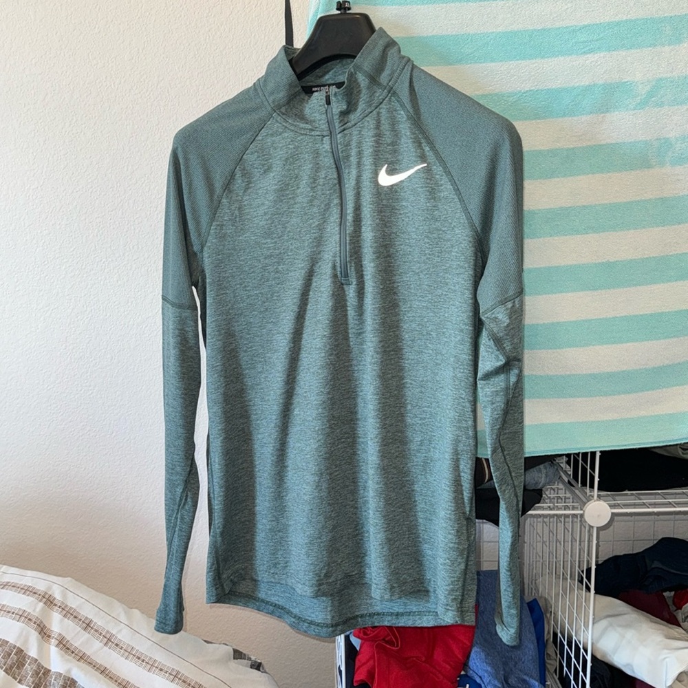 Nike dri fit top (half zip) - soft green/blue color